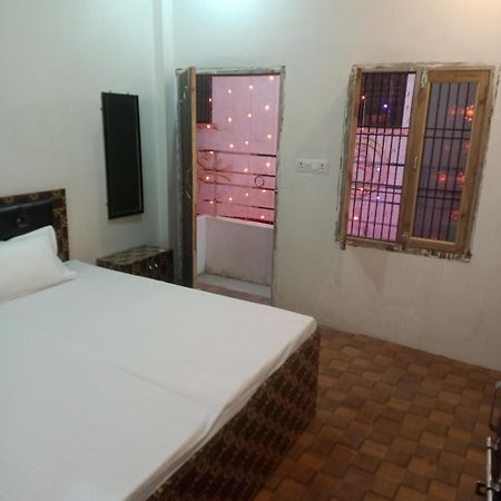 Shivaay Home Stay Varanasi Eksteriør billede