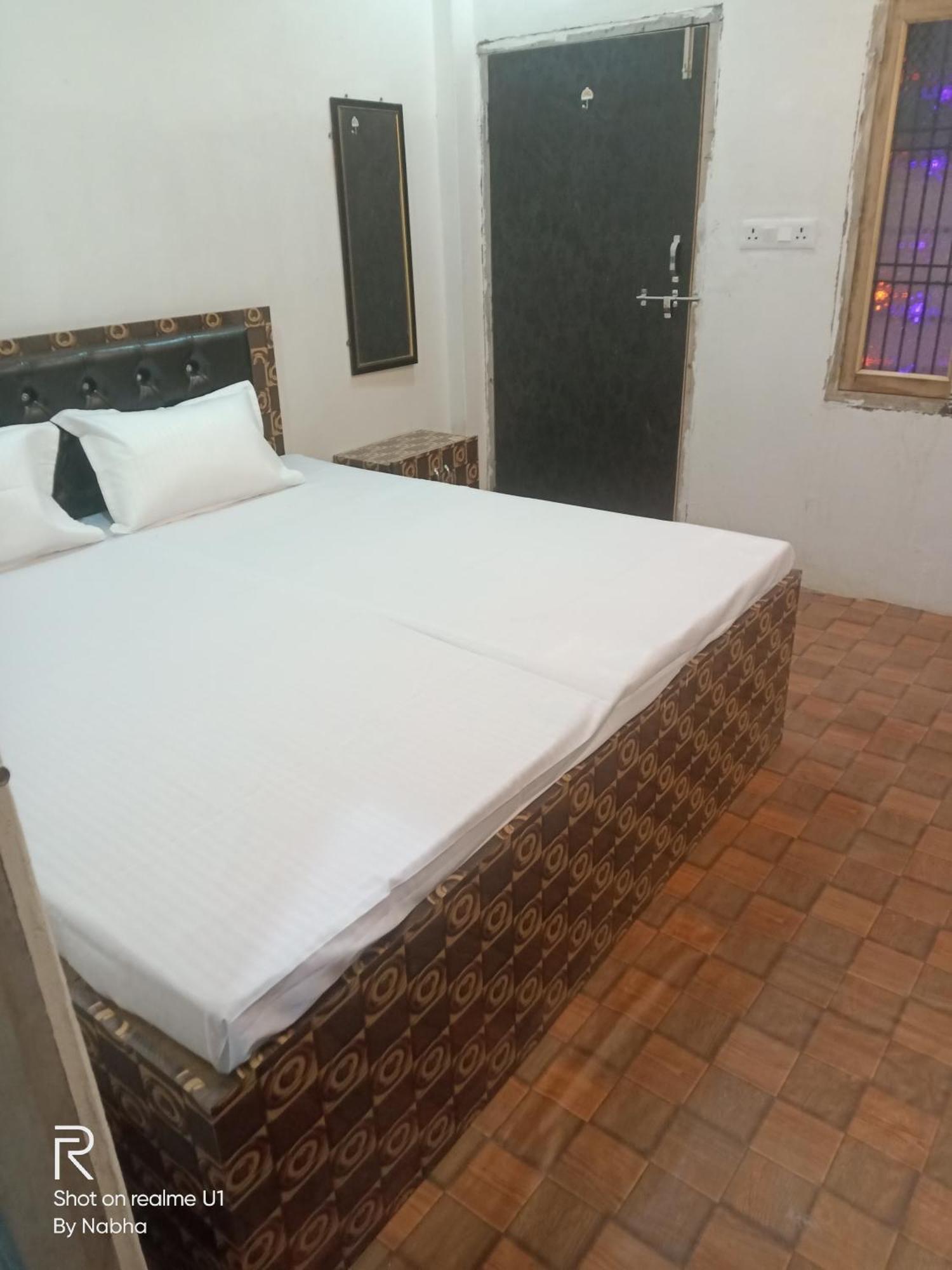 Shivaay Home Stay Varanasi Eksteriør billede