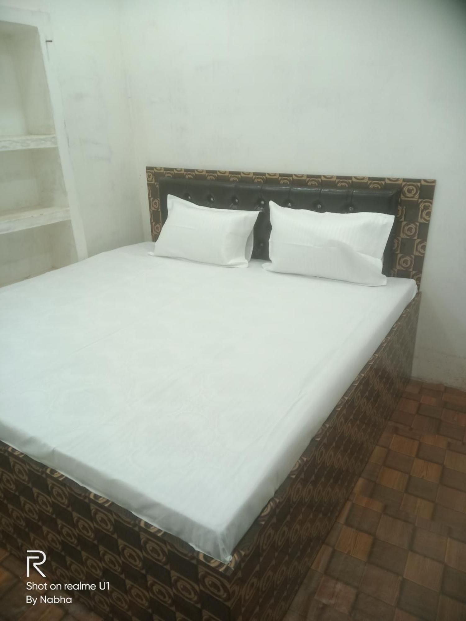 Shivaay Home Stay Varanasi Eksteriør billede
