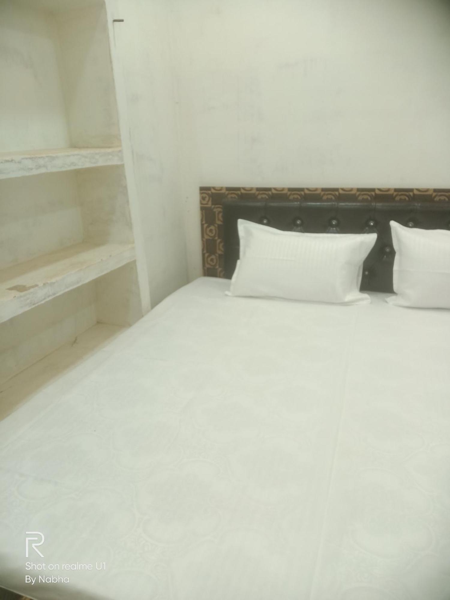 Shivaay Home Stay Varanasi Eksteriør billede