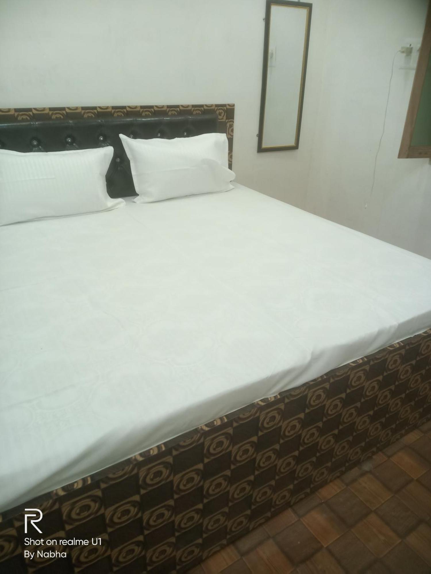 Shivaay Home Stay Varanasi Eksteriør billede