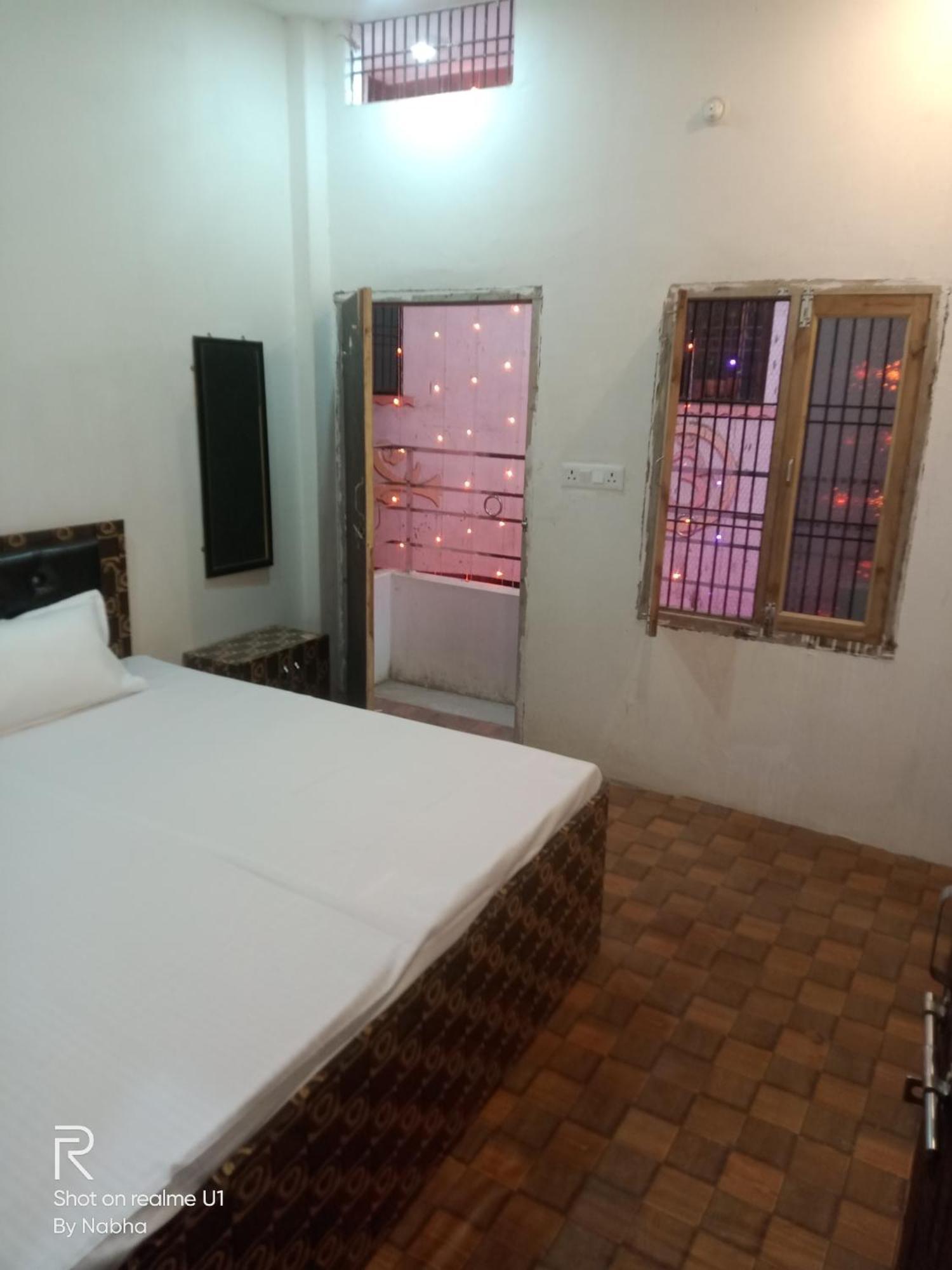 Shivaay Home Stay Varanasi Eksteriør billede