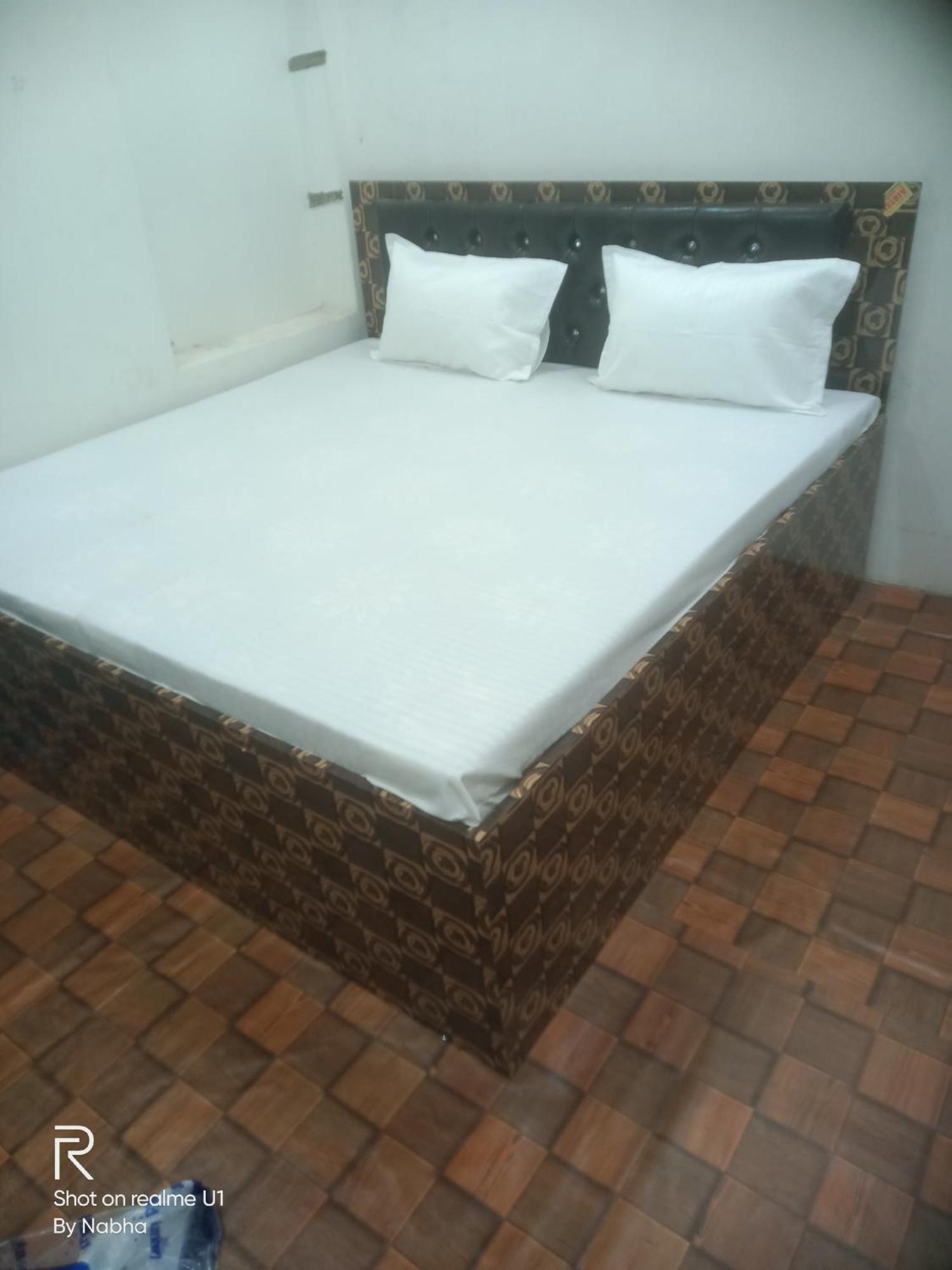 Shivaay Home Stay Varanasi Eksteriør billede