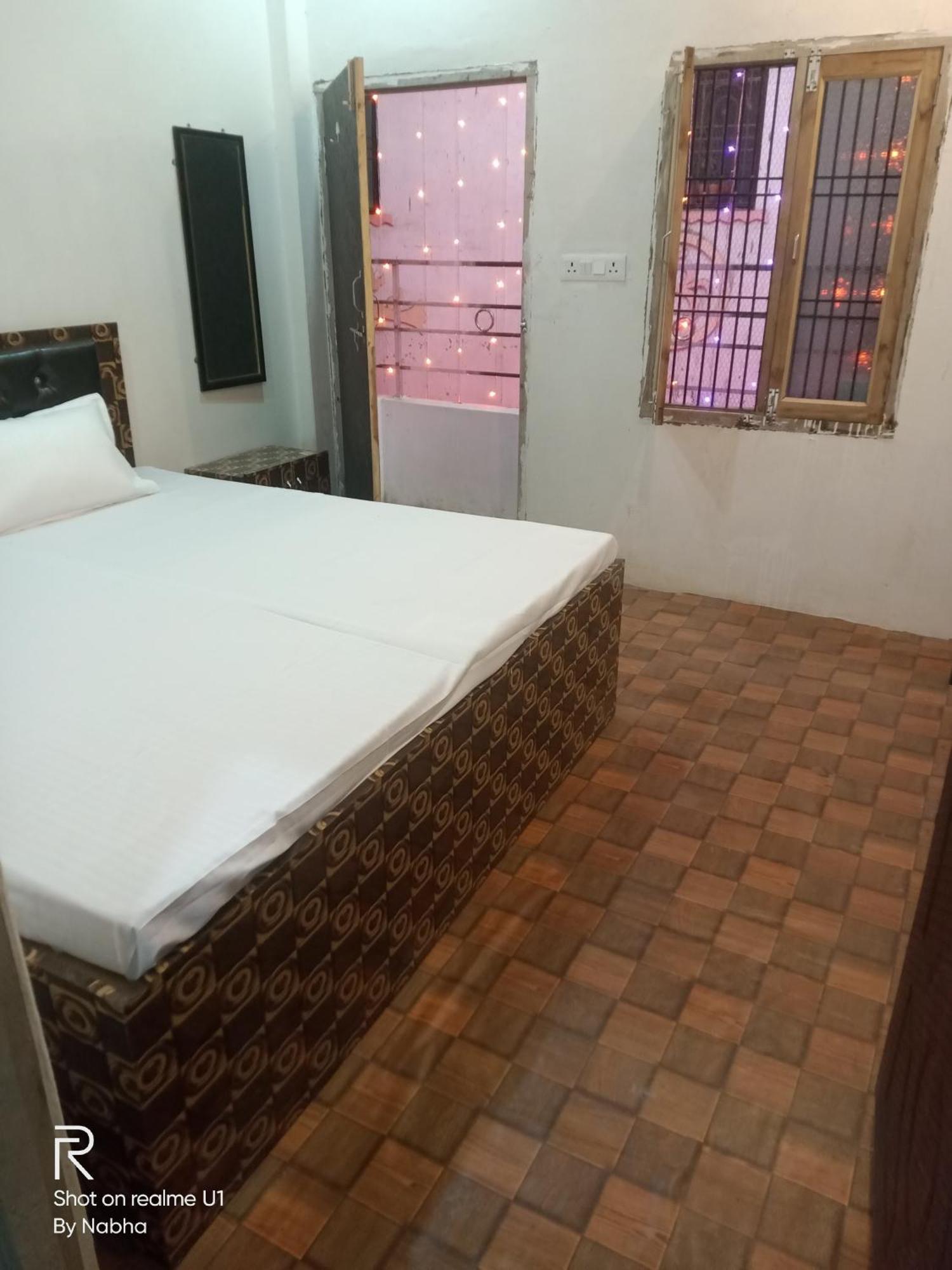 Shivaay Home Stay Varanasi Eksteriør billede