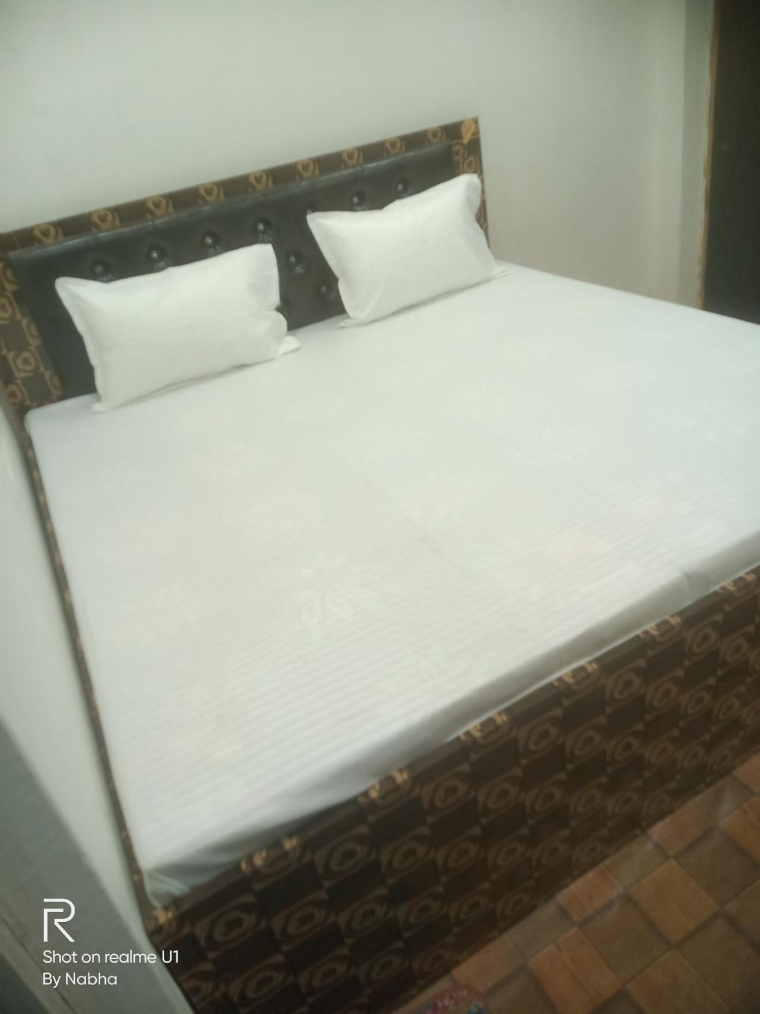 Shivaay Home Stay Varanasi Eksteriør billede